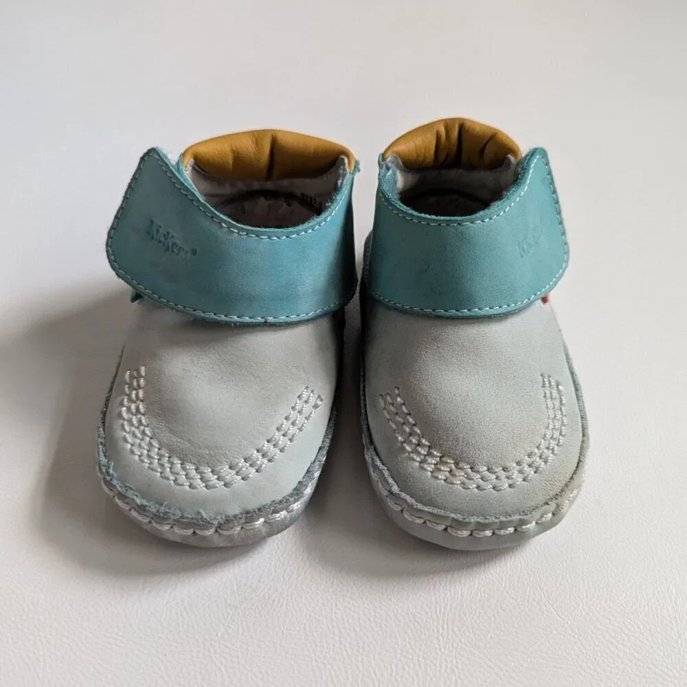 Kickers Boy's Leather Baby Shoes 6 Months/Size U.S. 3 Blue